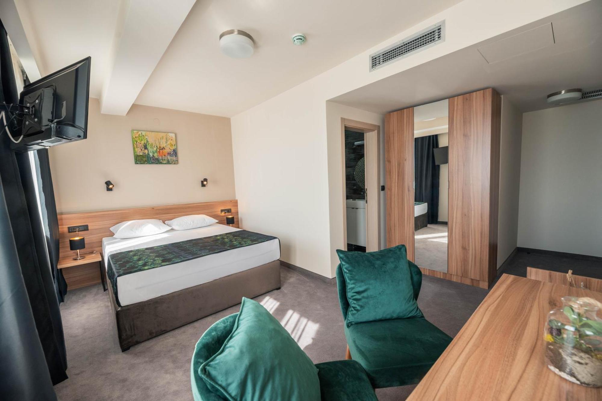 Hotel Aloha นิส ภายนอก รูปภาพ