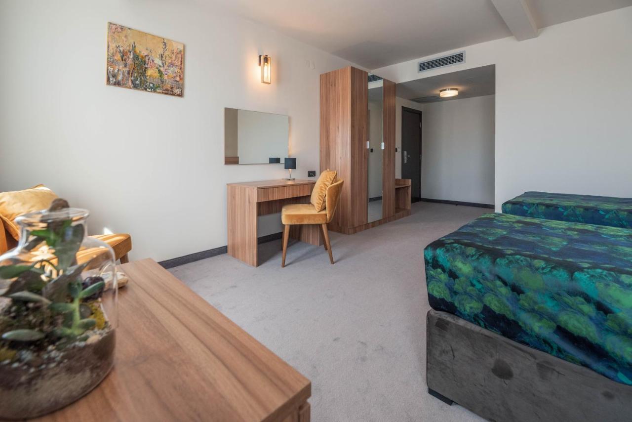 Hotel Aloha นิส ภายนอก รูปภาพ